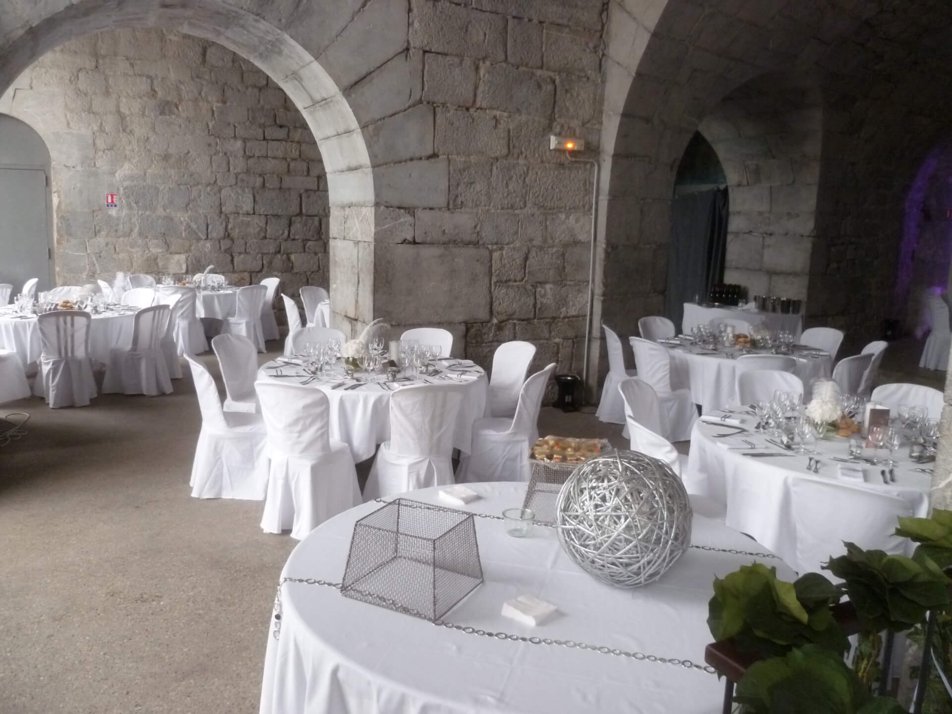 Salle Lesdiguières prête pour un repas de mariage