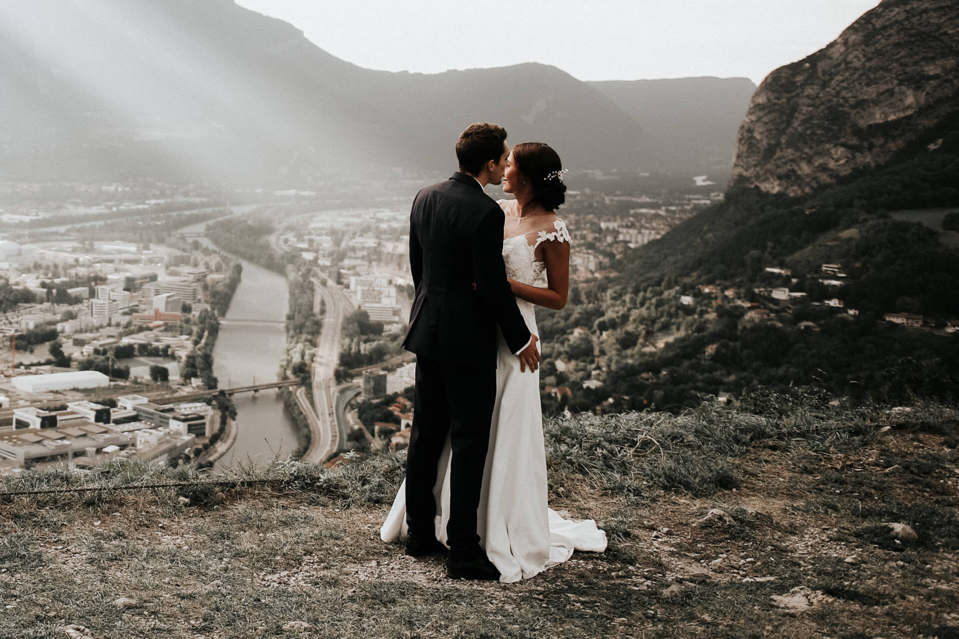 Une photo de mariage du haut de la Bastille