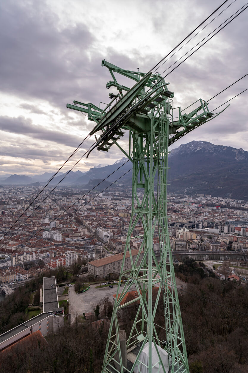 Pylône du téléphérique de jour