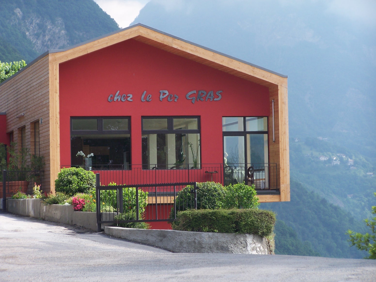 Vue du restaurant chez le Per'gras