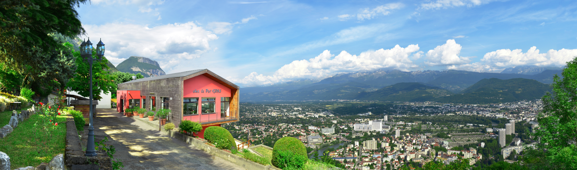 Vue panoramique du restaurant Chez le Per'Gra