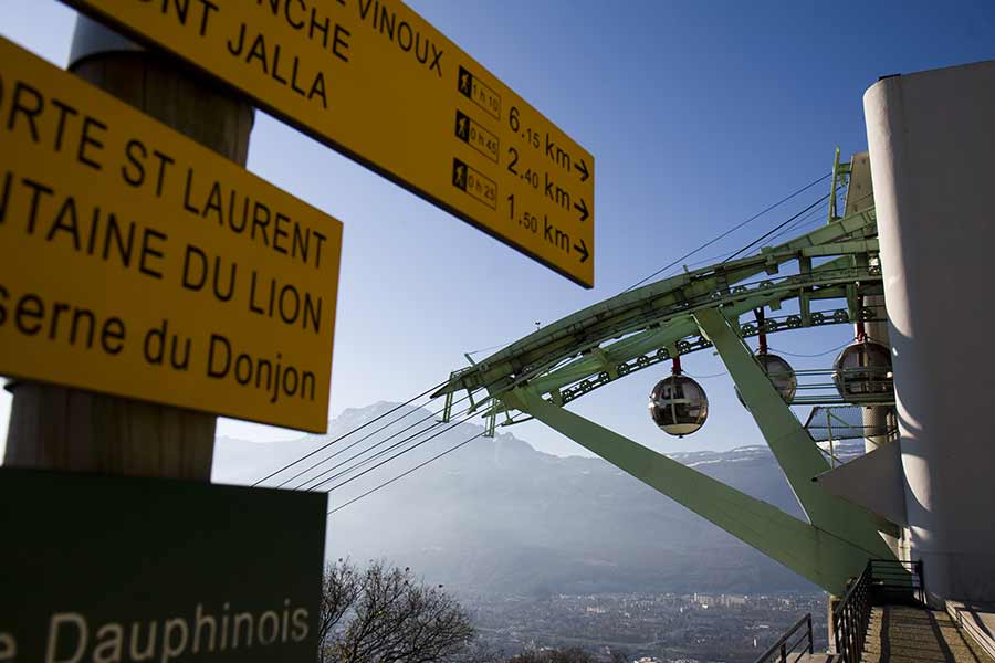 About cable car Grenoble